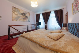 Two-level apartment for by day rent in SPb at Italyanskaya street 29