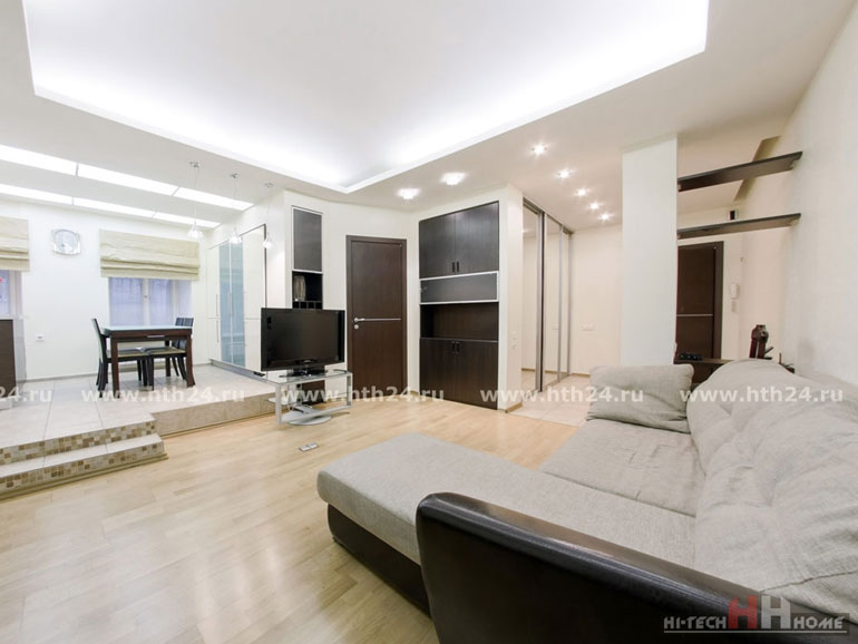 Смотреть 3d тур - Two roomed apartment in the center of Saint-Petersburg at Pushkinskaya 8