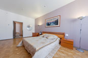 Three room VIP apartments in SPb on Italyanskaya 1