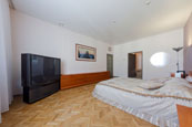 Three room VIP apartments in SPb on Italyanskaya 1